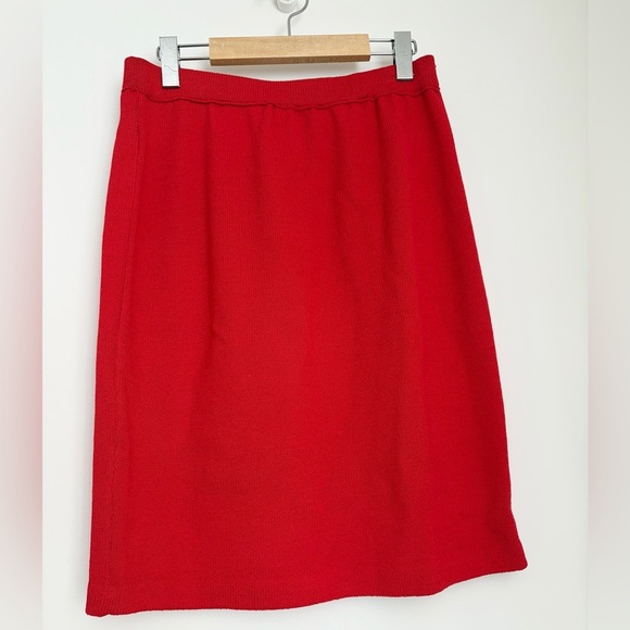 Vintage St. John Evening red, navy and gold knit 2 piece skirt suit - Size 8 - Picture 5 of 8